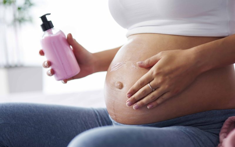 Cuidados com a pele após a maternidade – o que muda na rotina?