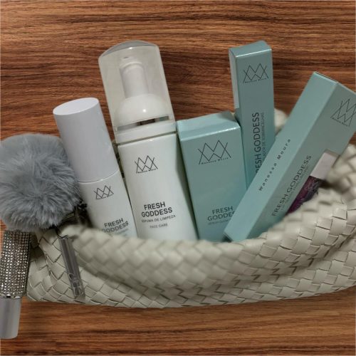 Influenciadora lança kit de presente para o Dia dos Namorados com apito antiestupro