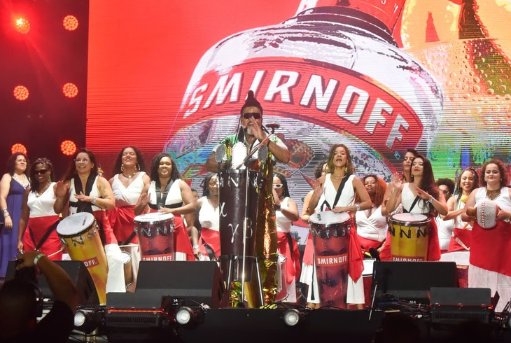 “Parceria entre Smirnoff e Carlinhos Brown promete agitar o mundo da música”