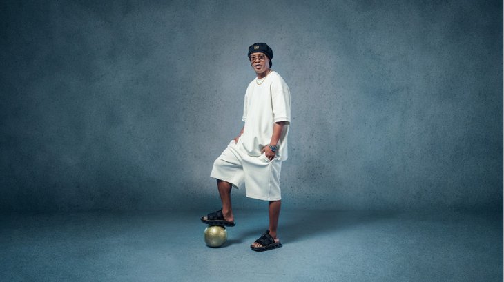 Ronaldinho: O Craque do Futebol que Virou Ícone das Duas Rodas